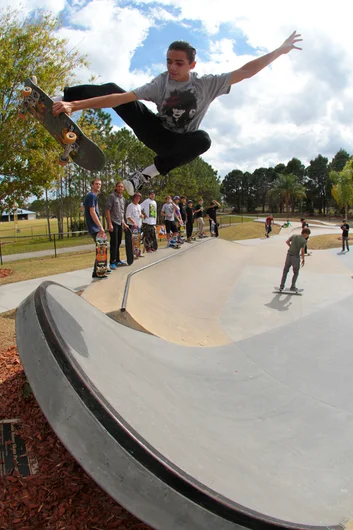 <!--gfl15-->

Alejandro stuck this Boneless in his run.