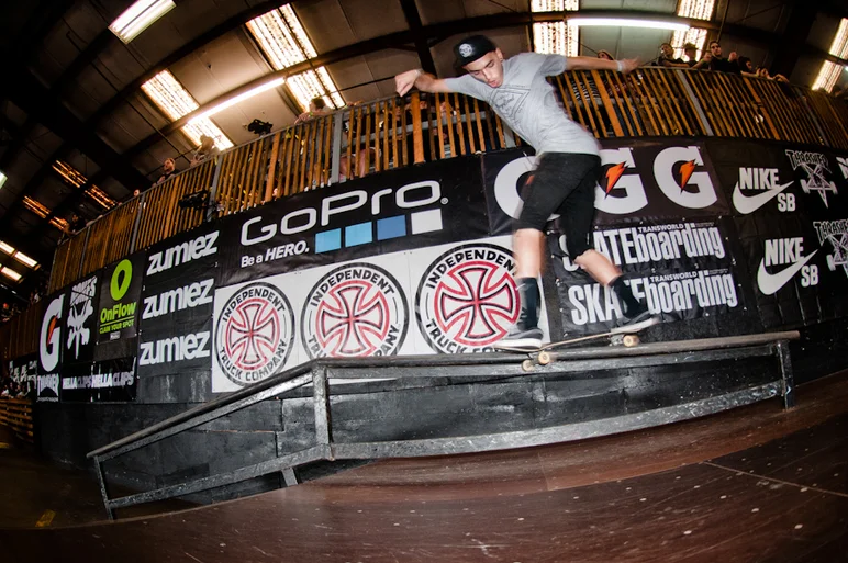 <!--ta14-sd-->

Genesis Delagarza - Nollie sugarcane!