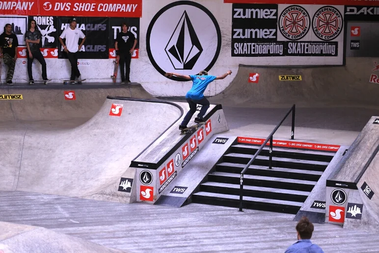 <!-- damnamvolcom14day2 -->

Tislam Smith - Back 180 to nosegrind