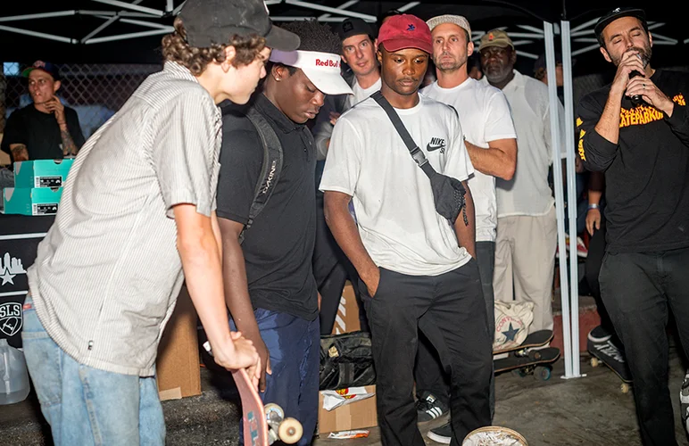 <!--danyc16finals-->
And then there were three, while Paul makes love to his microphone.
