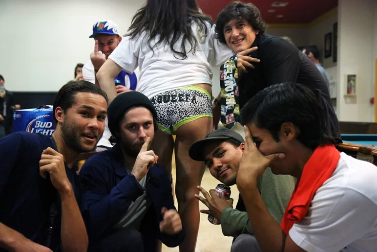 <!-- shaqueefapremiere13 -->

Everyone wants a Shaqueefa butt photo. Of course Josh Wilson is in there.