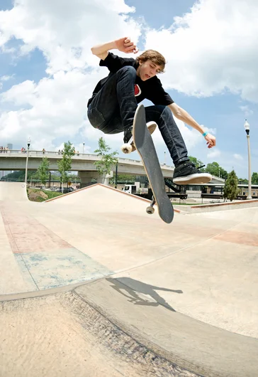 <!--dachi2015finals-->

Sean Davis Tre Flips a very miniature pyramid corner.
