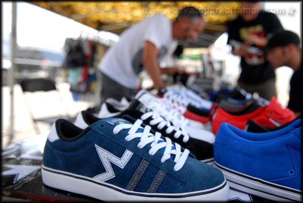 Pete Kelly at Dekline