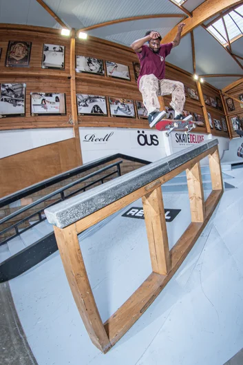 He took over at the long flatbar and also took over inside. Domo with a flick front 50 to make it to semi-finals

<!--farnhigh2024-1-->