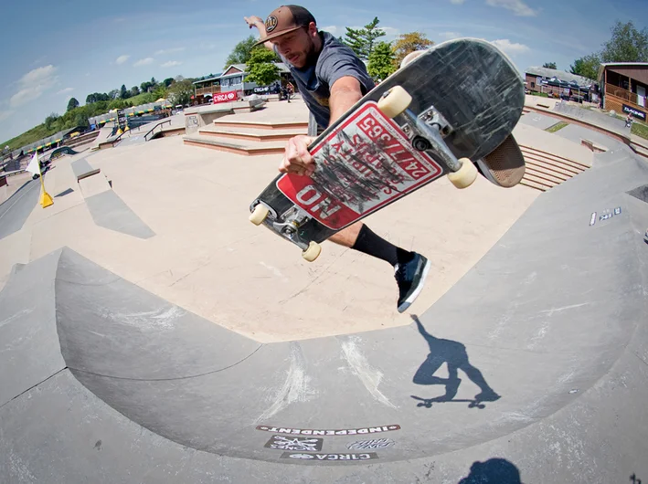 <!--wpa-sat-->

Robbie Brockel, mid roadtrip, flails a Boneless all in my face piece.