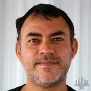 Julio  Cruz