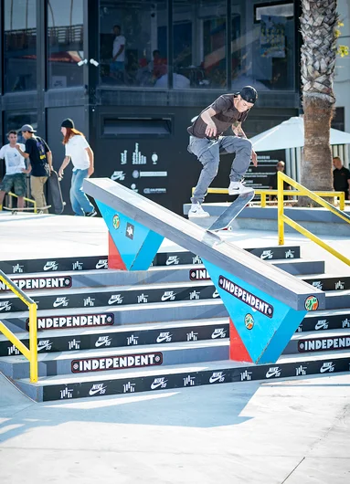 <!--dabarcy-quals-->

Lotta crazy tricks to go down in Best Trick that won’t see the light of day. Here’s one of em’: Kickflip Noseslide Bigspin by Bojan Vladimir.
