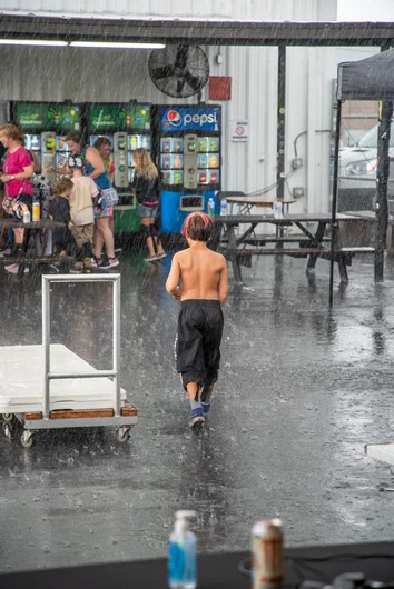 The rain started heavy right at the beginning of registration.<!--spotombj2021-->