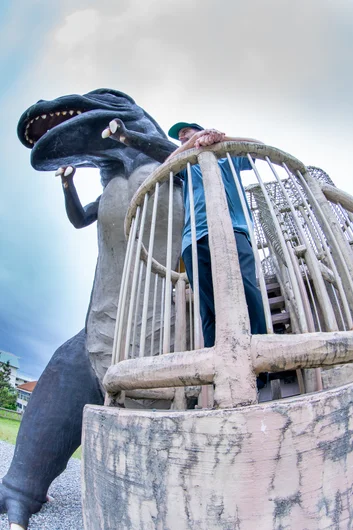 We had to stop by Jurassic Park real quick so that Zitzer could ride down the slide.

<!--damnamjapan2023practice-->