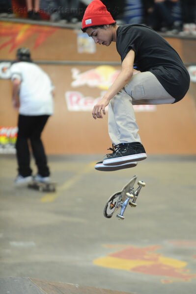 Chaz Ortiz - backside flip