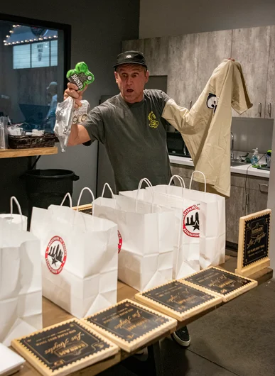 Brian pulls a reverse product pillage.

<!--damnamla22qualifiers-->