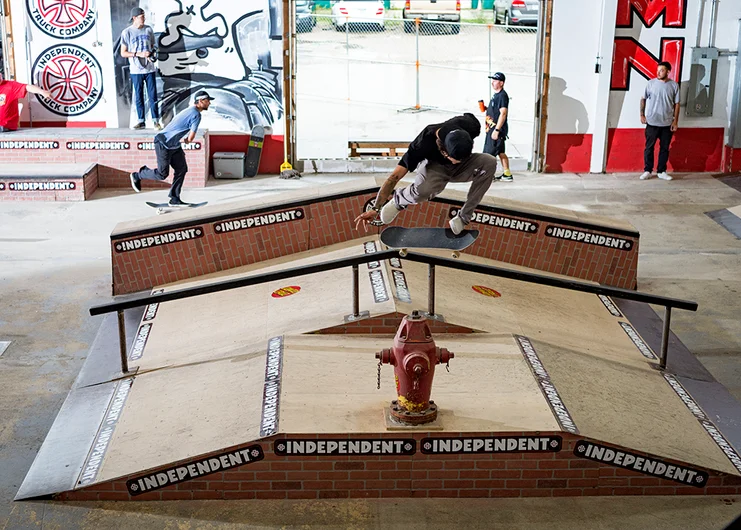 <!--dachi19quals-->

It’s all about that front foot catch with the Hardflip, Logan Mozey displays properly.
