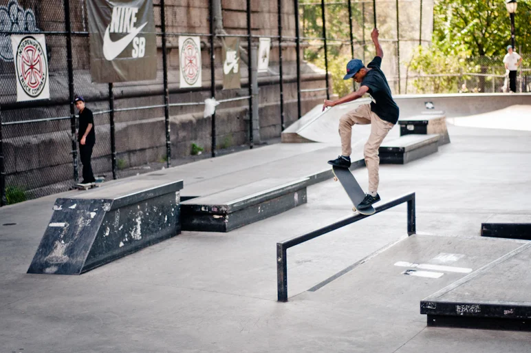 <!--nyc14day3-->

Tyshawn Jones gaps out to this noseblunt.