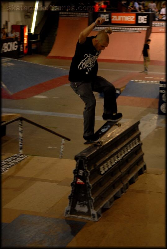 Mike Franklin - frontside nosegrind