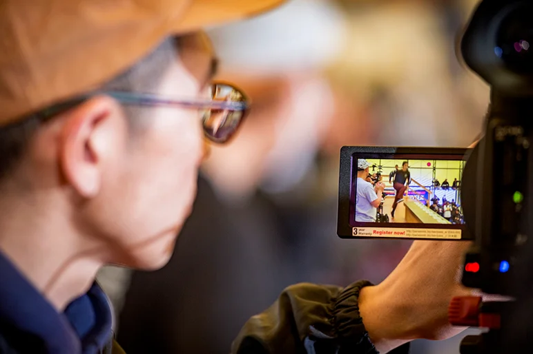 <!--ja19finalsphotos-->

Handling the Live Stream.