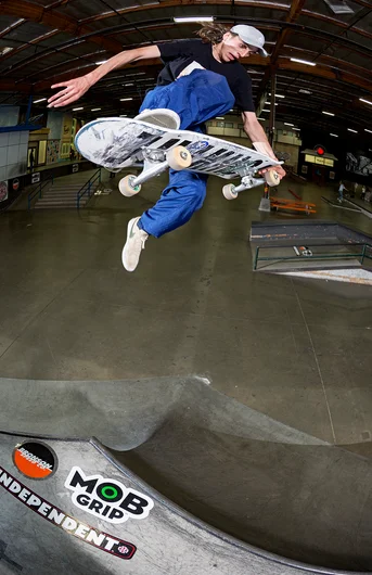 <!--dala19practice-->

Waiting for that tail to smack. Eamon Samojla goes Madonna. 