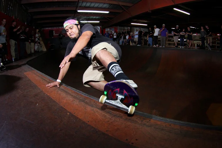 <!--ombj18-->
Spike : Layback Front Rock