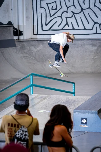 Koston had the kickflip backlip dialed, but the most impressive part was the switch back lip he followed this up with. 

<!--damnamla2023finals-->