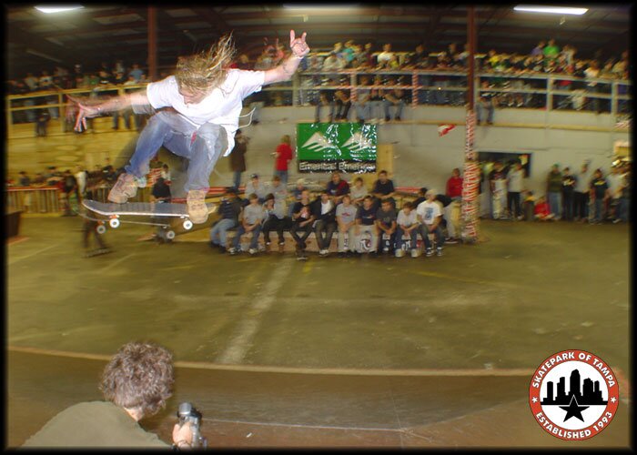 Erik Ellington - Backside 180 Flip