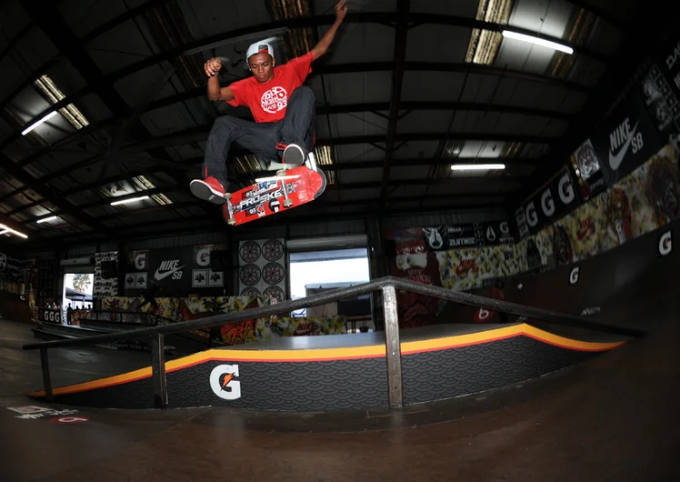 <!--tampapro2014-->

Name this Brazilian - nollie heel.
