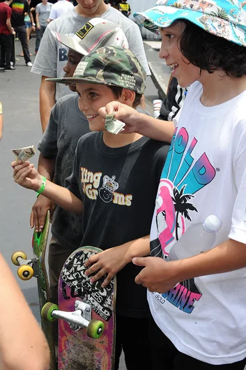 Braden Hunger ballin' out with Baby Scumbag.<!-- Go Skateboarding Day 2013 With Kayo -->