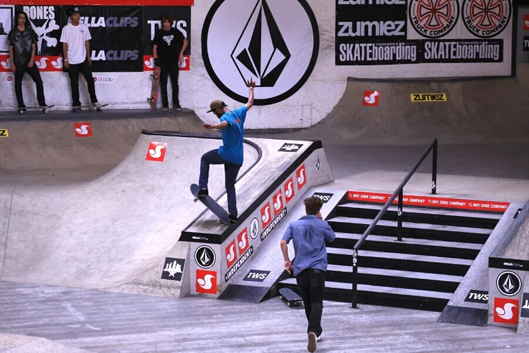 <!-- damnamvolcom14day2 -->

Tislam Smith - Bluntlside