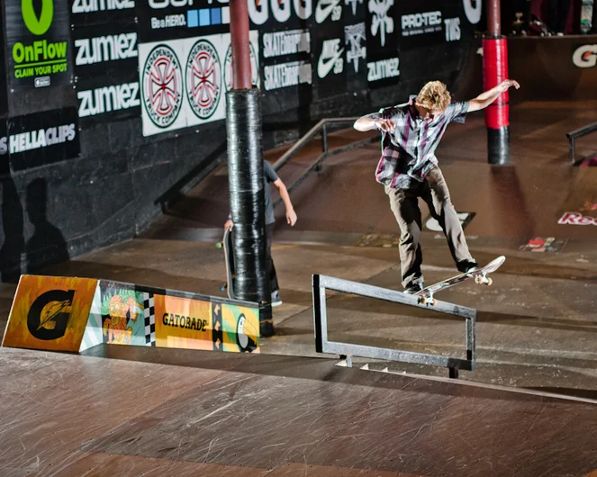 <!--ta14-sd-->

Jared Cleland with a buttery front blunt bigspin.