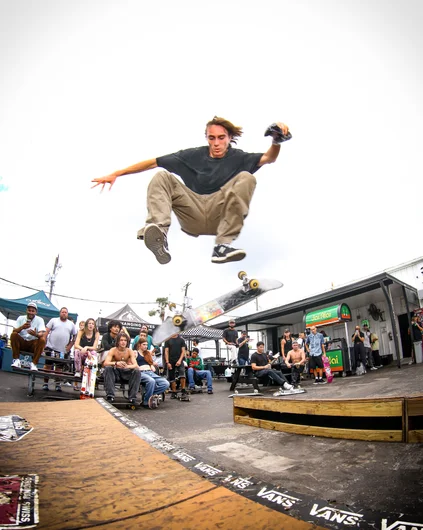 Big Jack following up the homie with a strong V Flip

<!--goskate24-->
