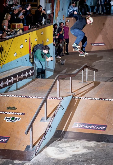 <!--pro20saturday-->

Jamie Foy Gaps to Front Crook and gets 3rd.
