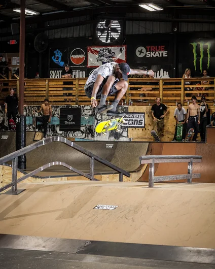 <!--hj19photos-->

30 & Up Champion Darrell Gordon Proper Heeflip over the A-frame
