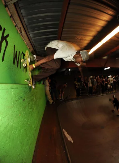 <!-- amdec13 -->

Bowl Destruction before the official jam started. I don't know how he pulled this in, but it was incredible.