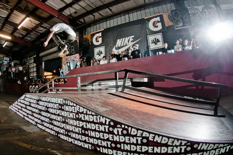 <!--ta14-sd-->

Ridiculous trick in the best trick contest, Dashawn Jordan somehow rolled away from this 360 biggerspin flip?!