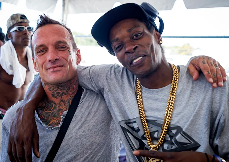 Kris & Kareem kicking it.
<!--sundaytampapro2021-->