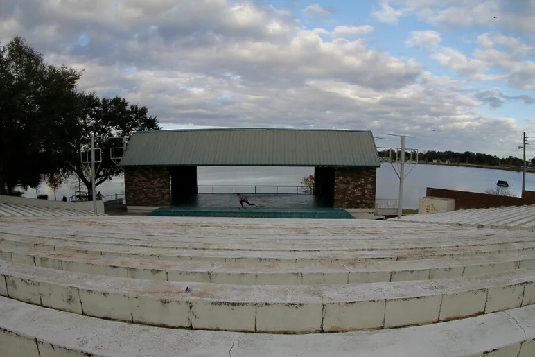 <!-- ffnwinterhavenjan14 -->
This is the Amphitheater in downtown Winter Haven on the water. Glad we went here because it was a fun spot with many things to skate. 