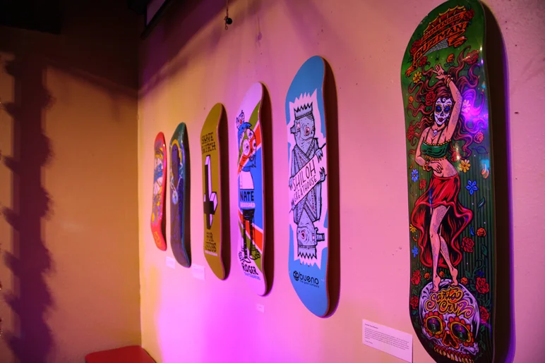 <!--ta14-fn-->
It was sick to see skateboard history covering the walls.