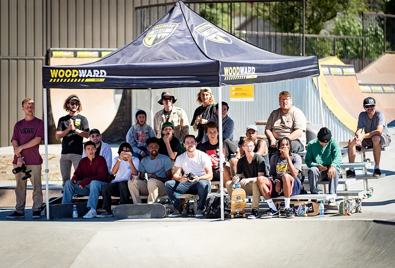 <!--daww19finals-->

The peanut gallery.
