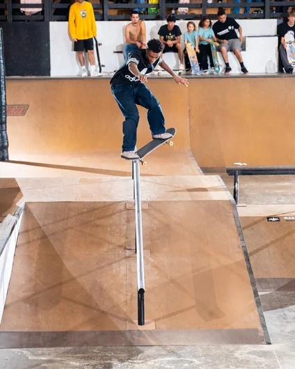 Keenan back crooking from top to bottom. Kinks, no kinks, whatever it doesn't matter he is going to crook on through it!

<!--harvestjam2022-->