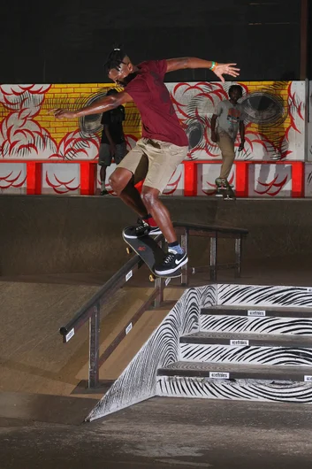 <!--etniesalbumpremiere-->

Chris Haughton : Gap to Smith Grind