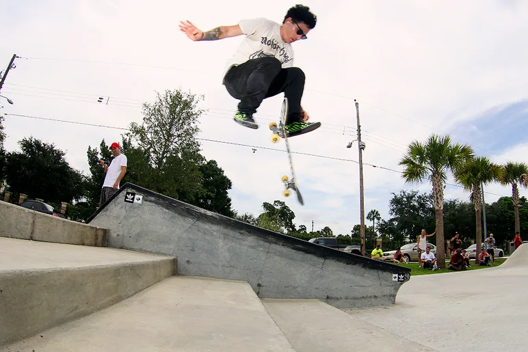 <!--gsd17-->

Sparky aka Dustin Dollin - Pressure Flip