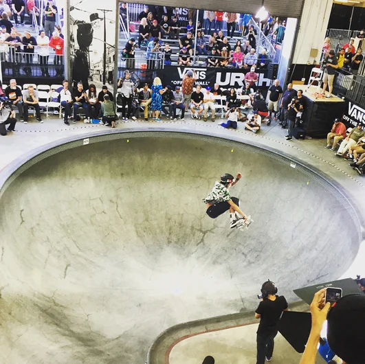 <!--zatcali-->
Heimana Reynolds, frontside over the hip. Everyone killed it.