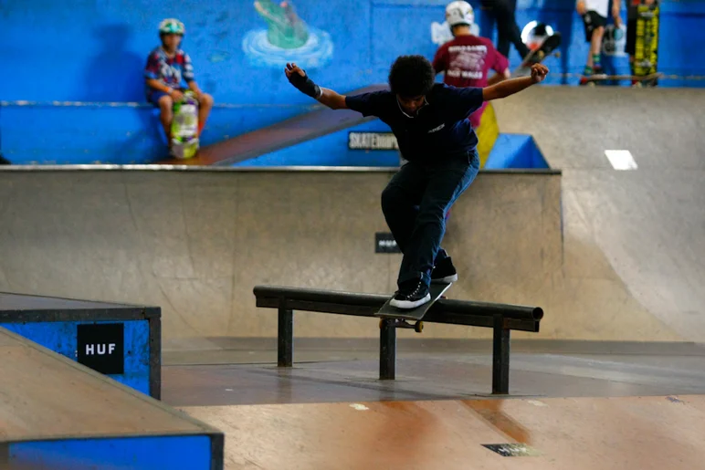 <!--soj17-->

Zakar Hussein with a perfect front feeble every time.