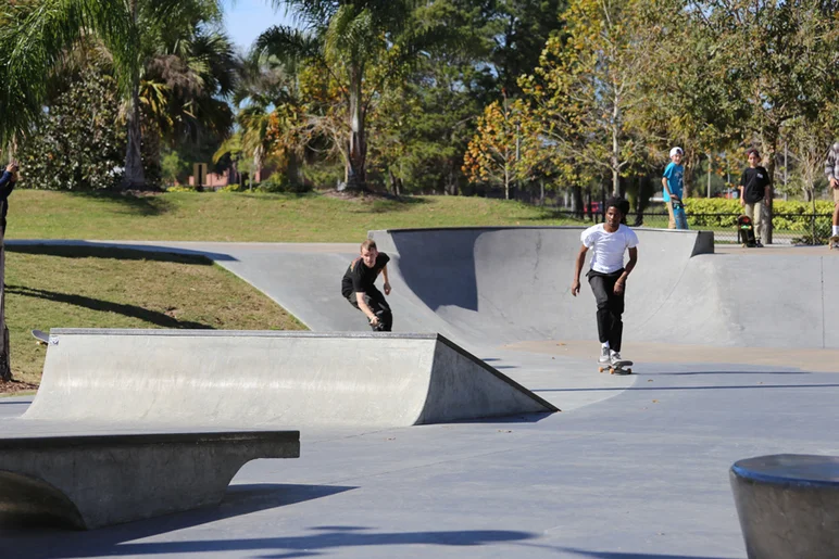 <!--wh15-->

OFFTHATWET CEO, Derick Wynn pushes against the wind with Frank Branca in pursuit. 