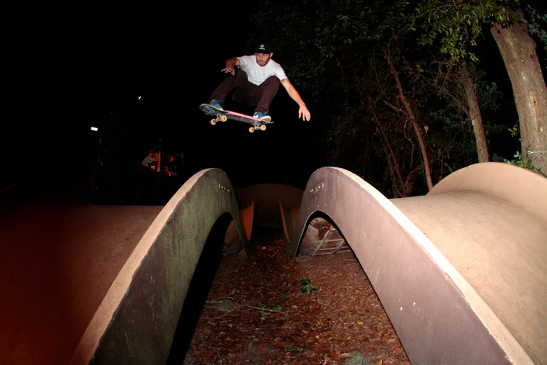 <!--exp115-->

Dylan Witkin getting it too. BS Transfer. That ended our night but not our adventure.