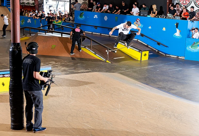 <!--pro17-finals-->

Luan comin’ in like a fine tuned athlete with boosted Nollie Heel over the corner.