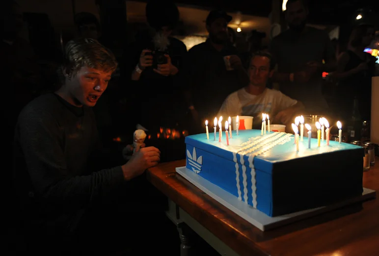 <!--Copa2014-->

Alec Majerus turned 19 over the weekend, so Adidas surprised him with this Adidas shoebox cake. How cool is that? It was delicious.








Before leaving the skatepark, Alejandro had to get a photo. This no comply over the bank to bank is proper! Back to the hotel to recharge the batteries and head to the pizza party in East Atlanta.




