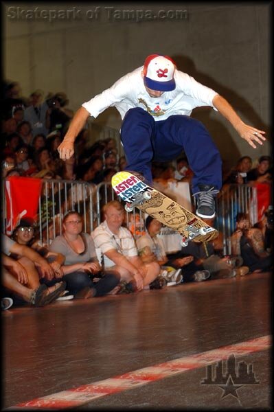 Rodrigo Peterson - frontside big spin