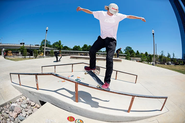 <!--dachi17practice-->

Pinch Mikee Carter.