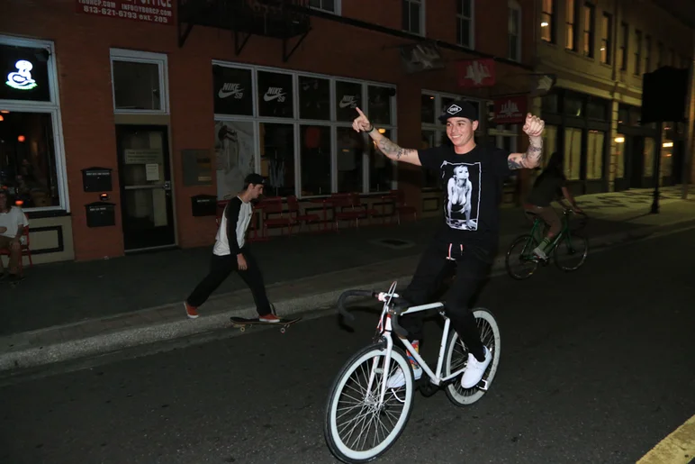 <!--orchard2014-->
Yonis made a late appearance.