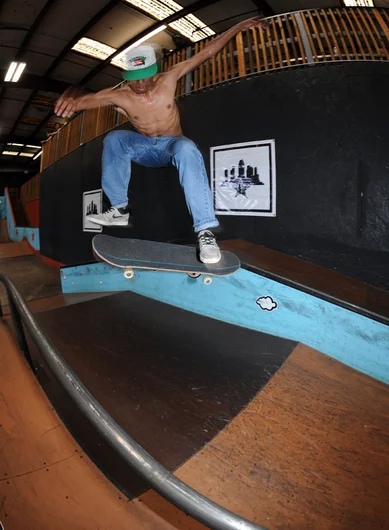 <!--soj16-->

Jordi Zapata rips. Like really rips. He's got good style, too. Here's a proper 360 flip from Jordi on his way into the sponsored division finals.