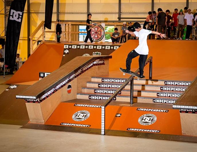 <!--daja18-quals-->

Keyaki Ike midway through Switch 270 F/S Board, milliseconds before Bigspinning Out; ultimately granting him with 2nd Place in the BT contest.
